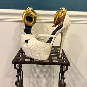 Salvageable white heels!